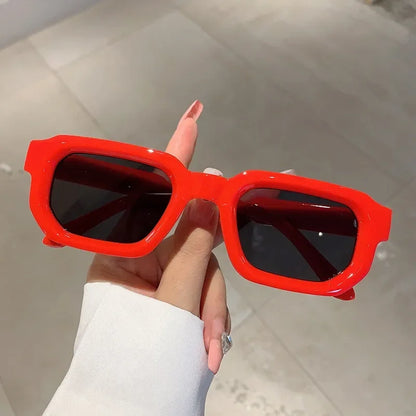 RetroClassic Rectangle Sunglasses – Unisex UV400 Vintage Fashion Shades